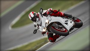 SBK-959-Panigale_2016_Amb-08_1920x1080.mediagallery_output_image_[1920x1080]