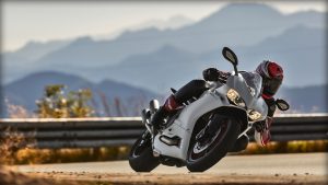 SBK-959-Panigale_2016_Amb-16_1920x1080.mediagallery_output_image_[1920x1080]