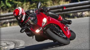 SBK-959-Panigale_2016_Amb-17_1920x1080.mediagallery_output_image_[1920x1080]