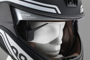 bmw-heads-up-helmet-ces-3-970x647-c